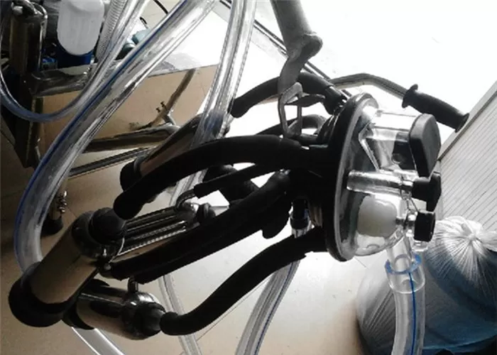 Dairy Stainless Steel Mobile Milking Machine With Electric Motor , 25L