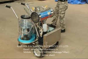 Plastic Buckets Milking Machine With Measuring Calibration , Mobile Milking Machine_4