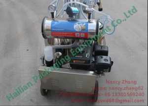 Dairy Milking Petrol Cow Mobile Milking Machine with Two Milk Buckets_2